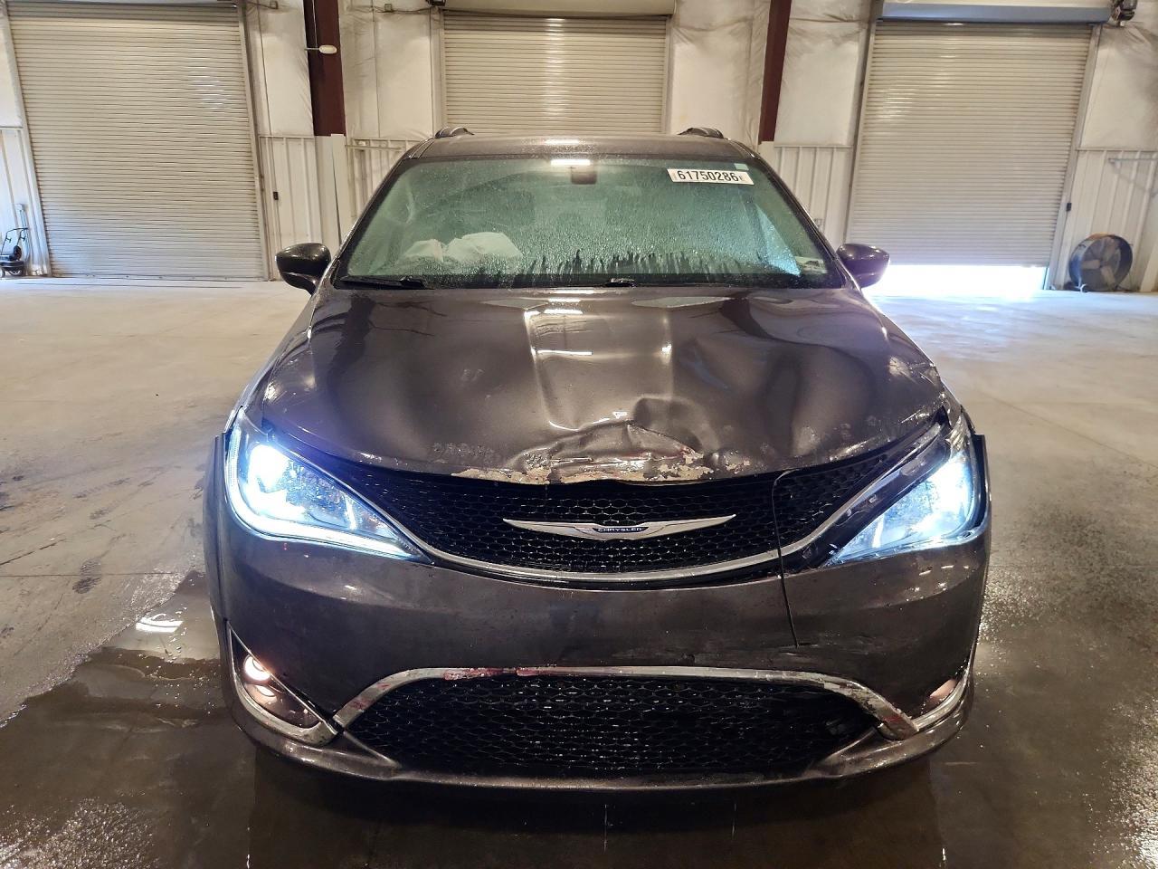 2017 Chrysler Pacifica Touring L - Фото 5