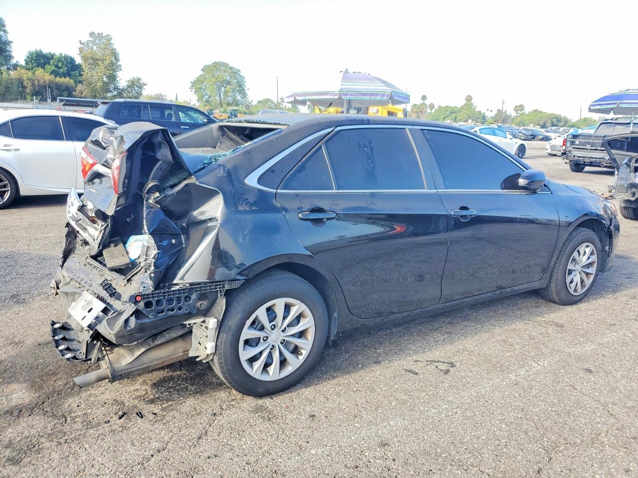 2015 Toyota Camry Le - Image 3