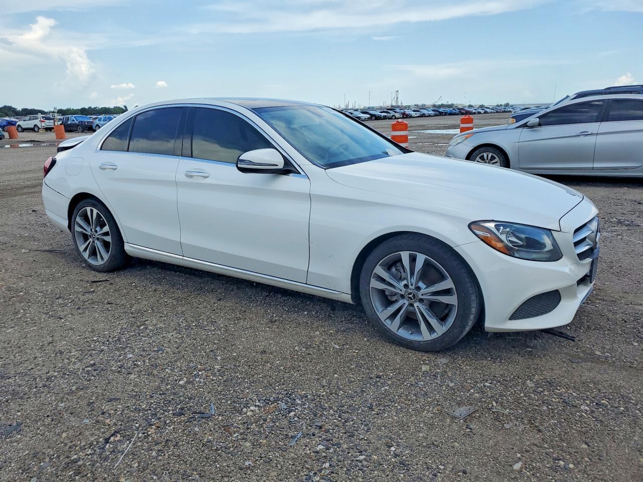 2018 Mercedes-Benz C 300 - Image 4