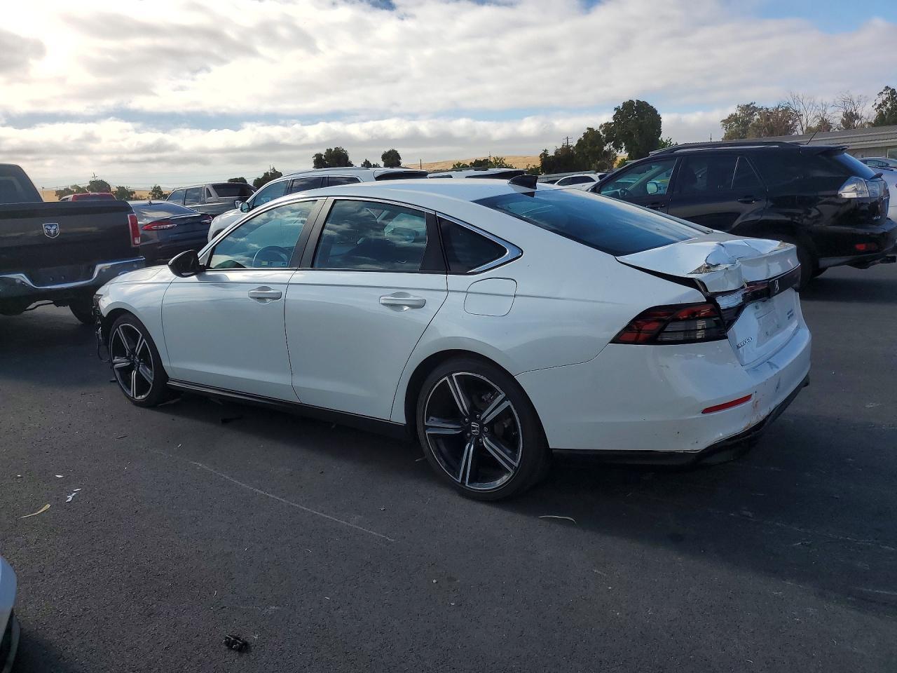 2024 Honda Accord Hybrid Sport - Image 2
