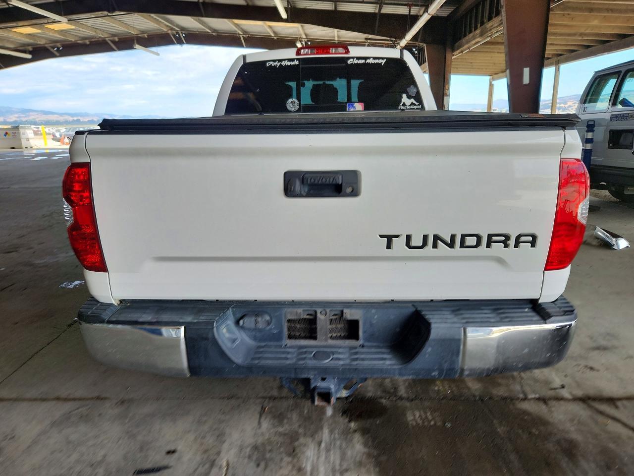 2017 Toyota Tundra Sr5 - Image 6