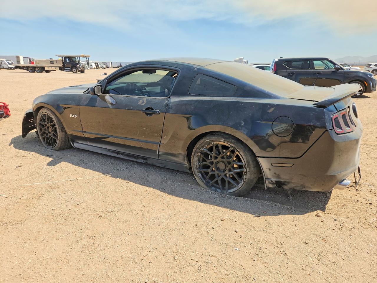 2013 Ford Mustang Gt - Фото 2