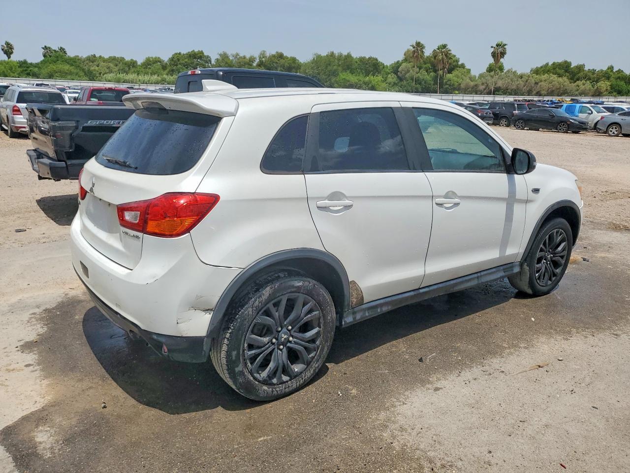 2017 Mitsubishi Outlander Sport Es - Фото 3