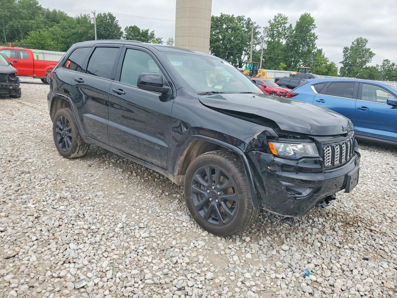 2022 Jeep Grand Cherokee Laredo E - Фото 4