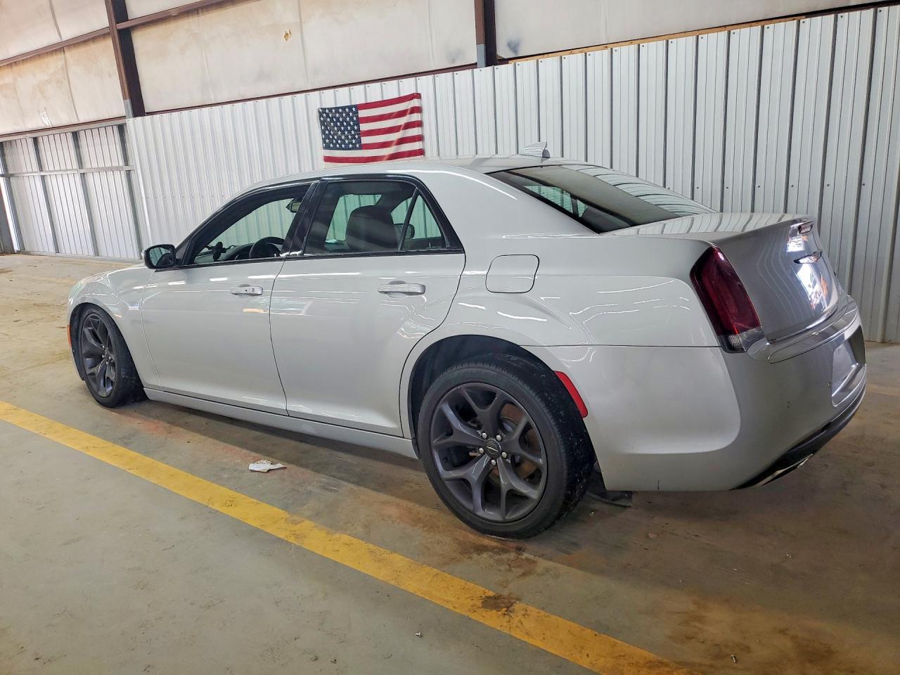2021 Chrysler 300 S - Фото 2