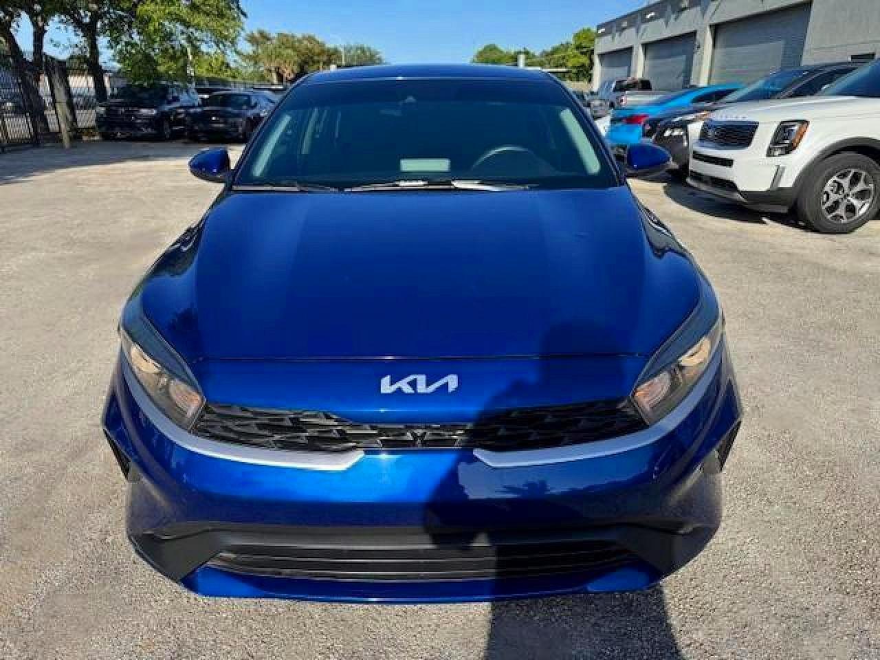 2022 Kia Forte Lxs - Image 5