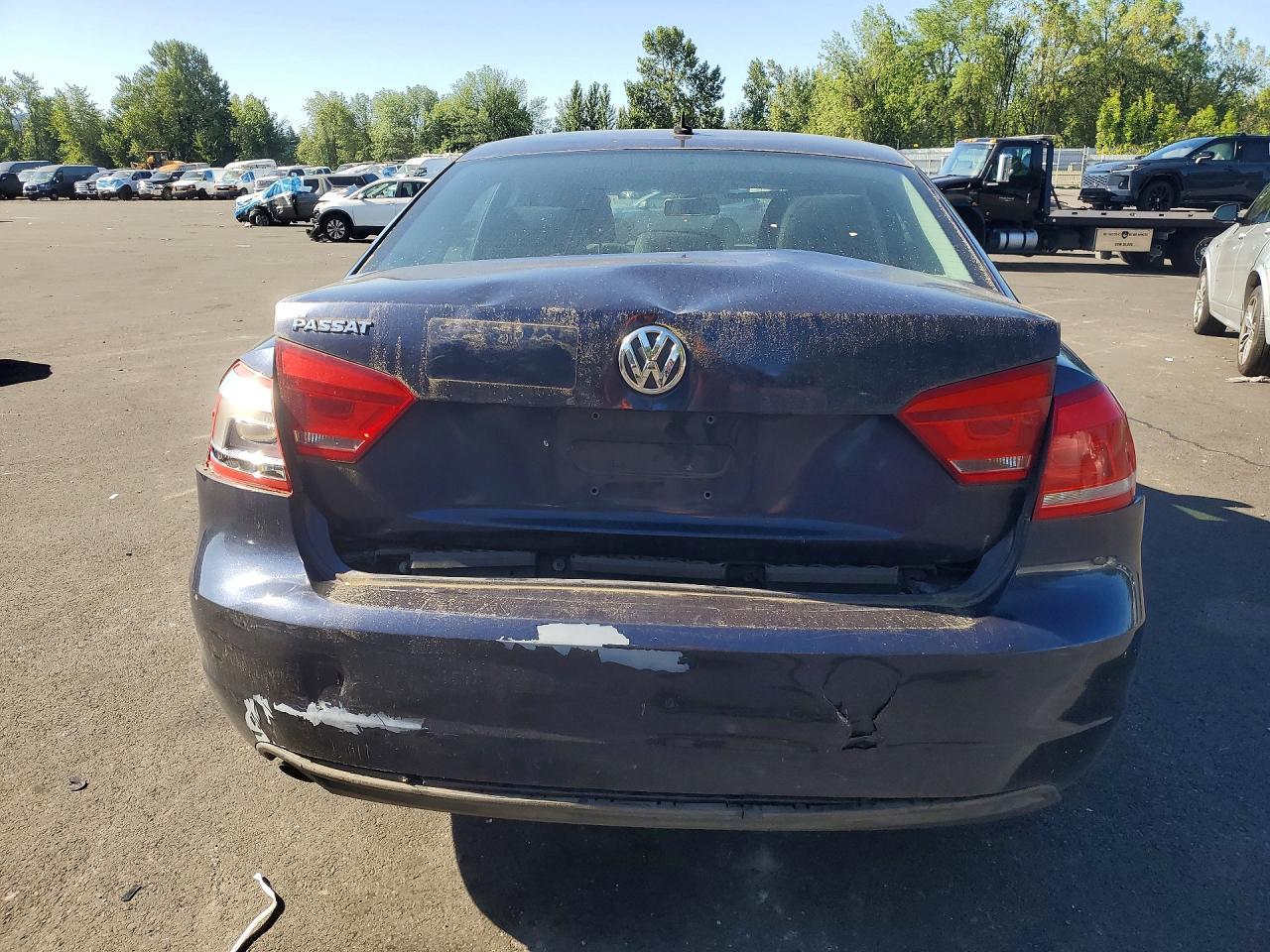 2012 Volkswagen Passat S - Image 6