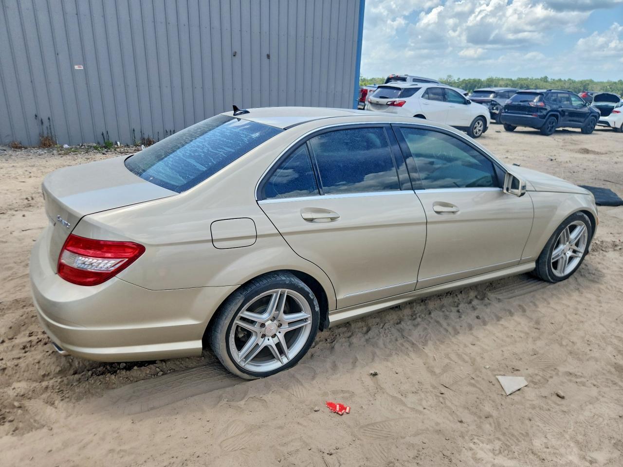 2011 Mercedes-Benz C - Фото 3