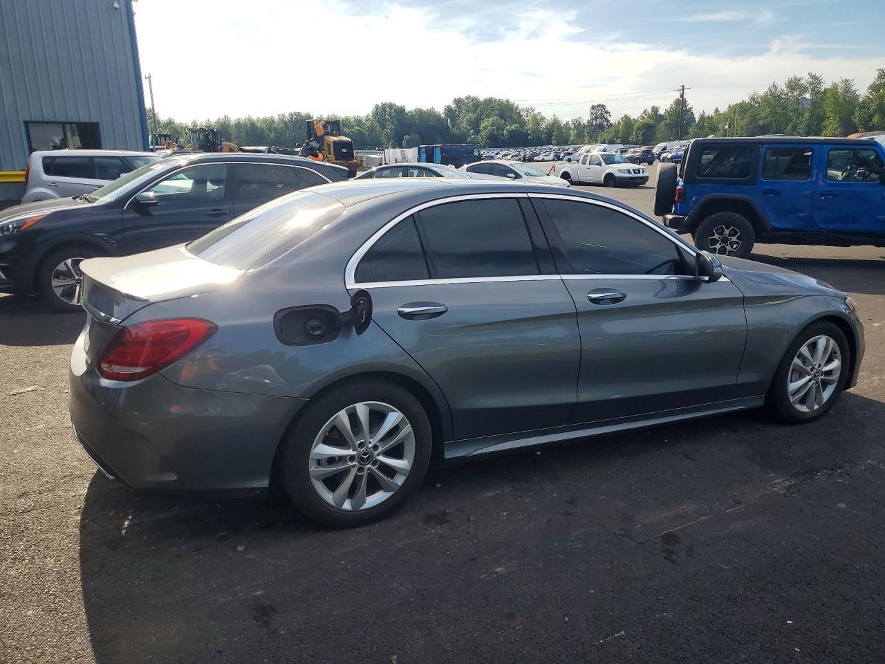 2017 Mercedes-Benz C 300 - Image 3
