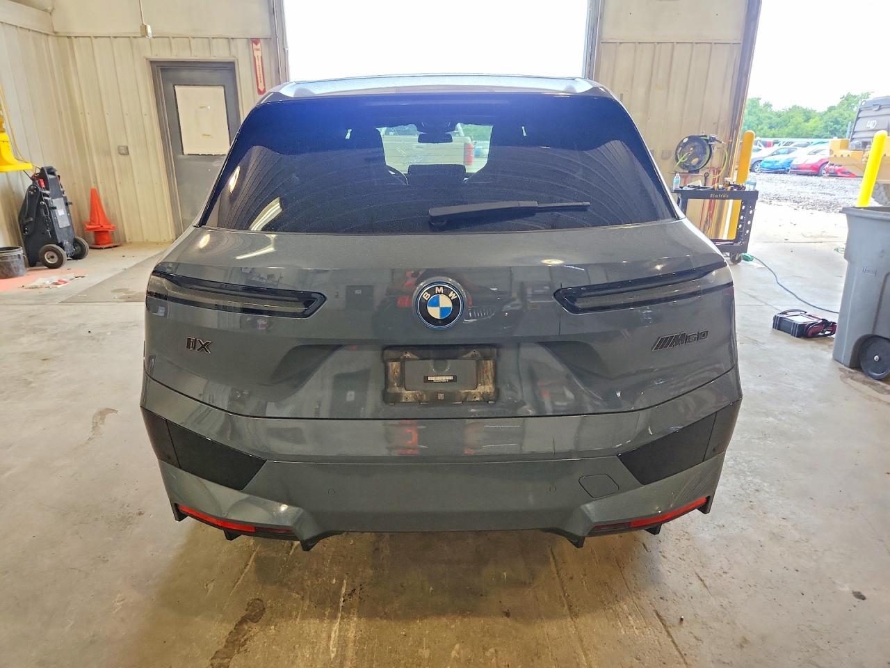 2023 BMW Ix - Image 6