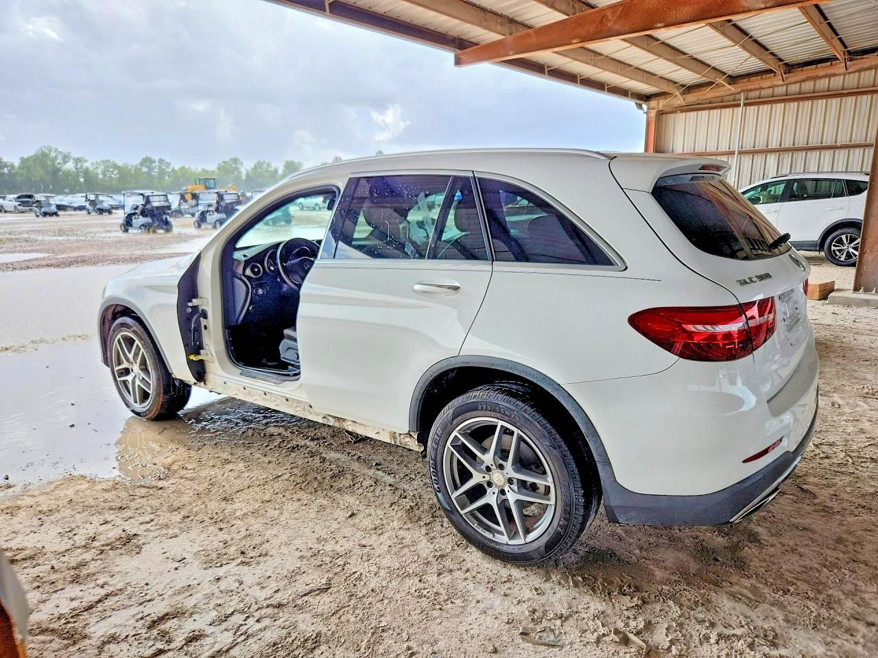 2017 Mercedes-Benz Glc 300 - Фото 2