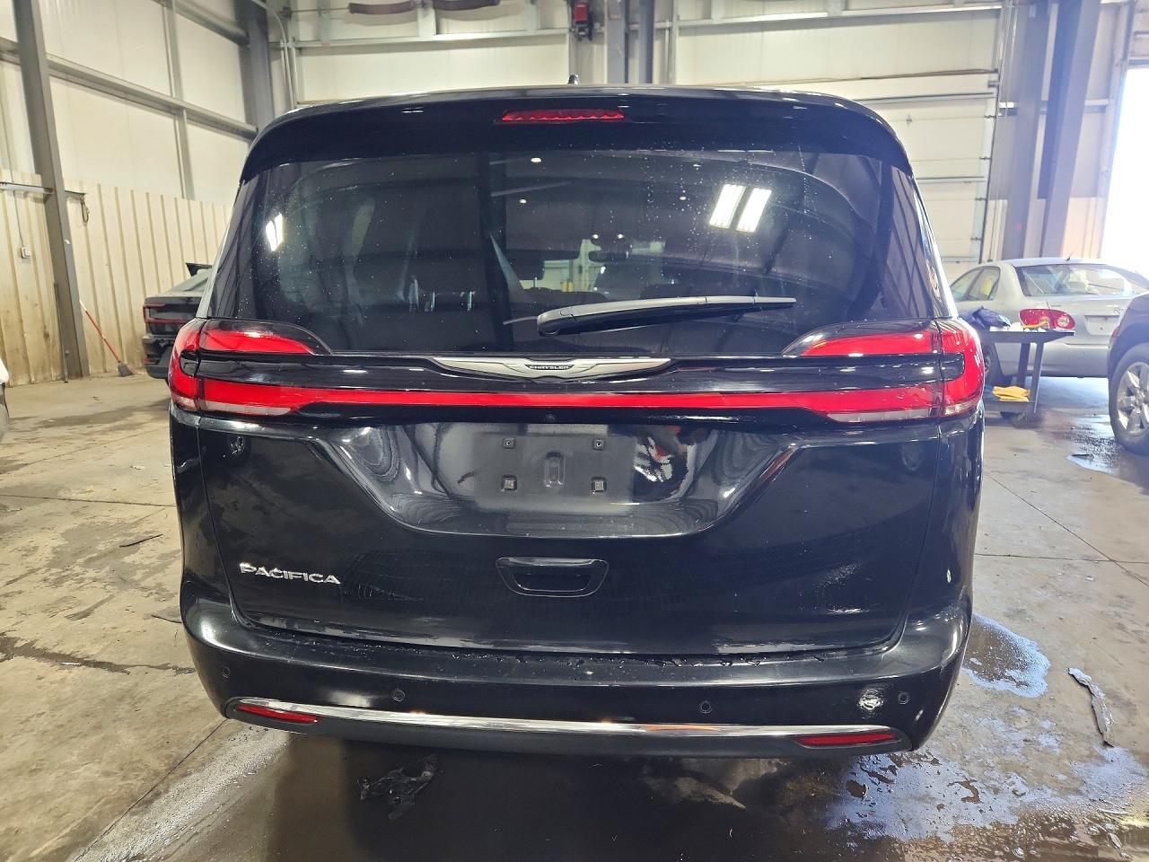 2021 Chrysler Pacifica Touring - Фото 6