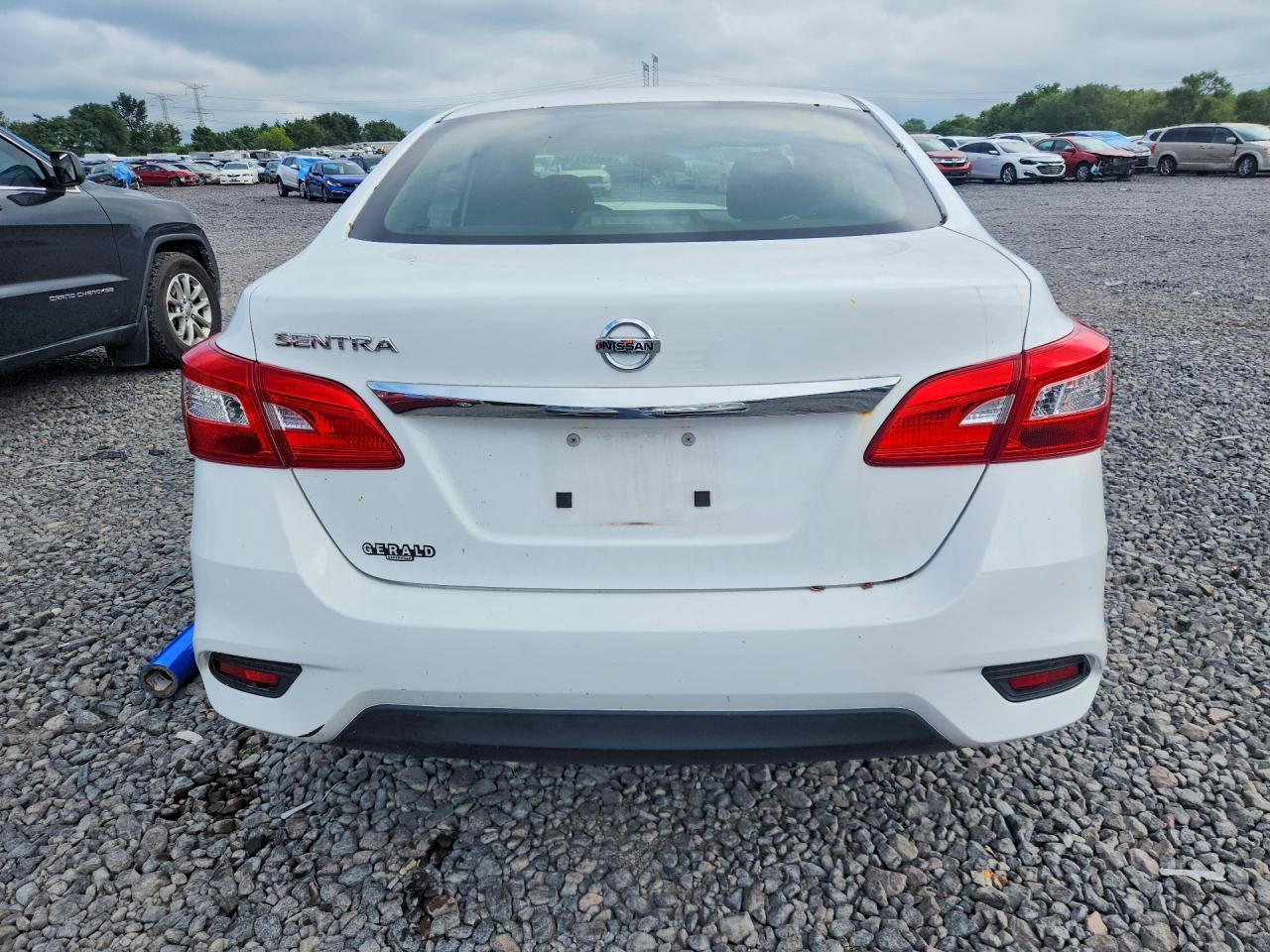 2017 Nissan Sentra S - Фото 6