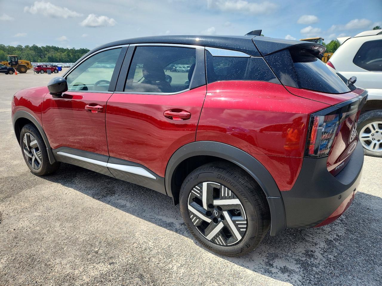 2025 Nissan Kicks Sv - Image 2