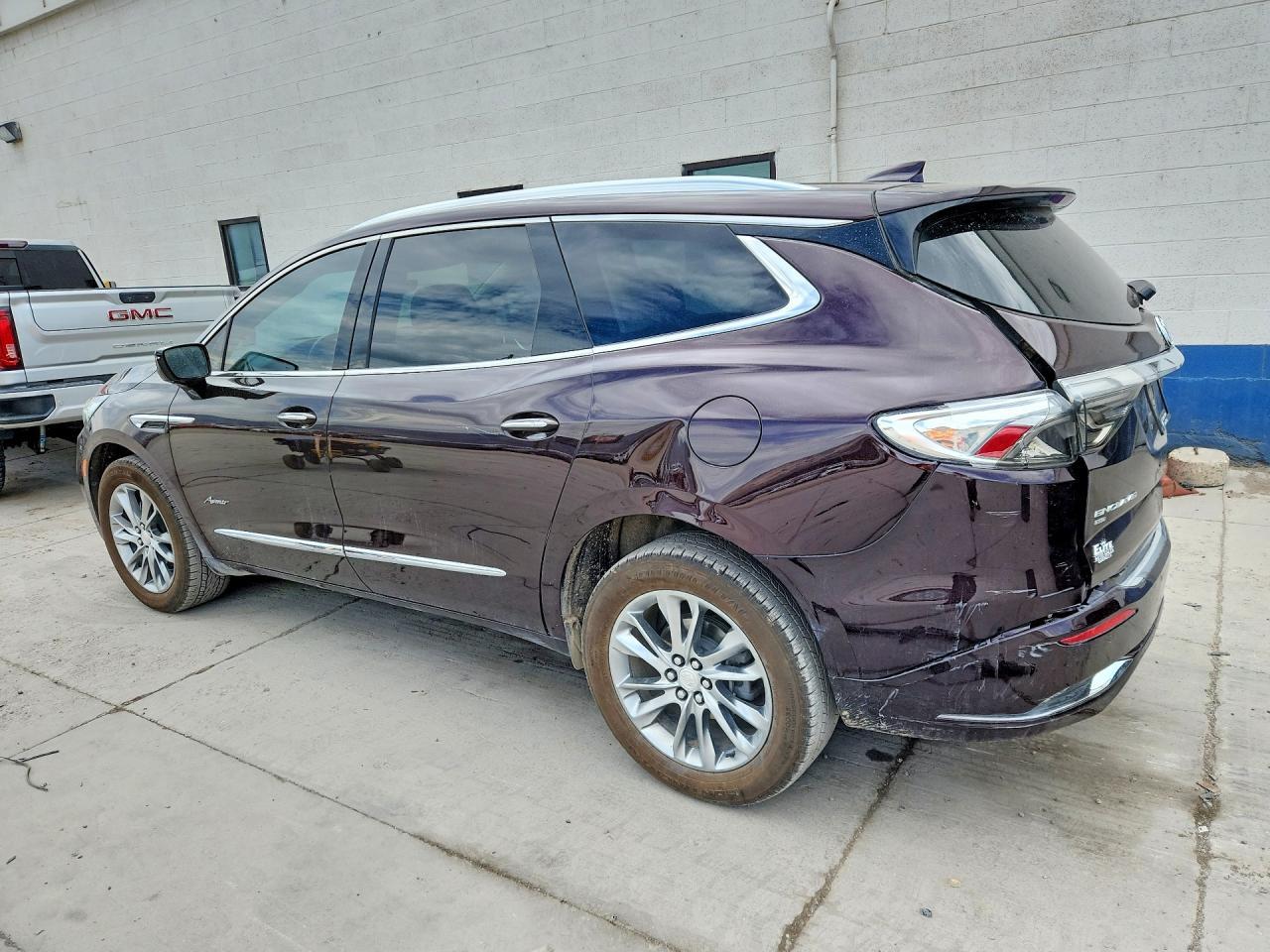 2022 Buick Enclave Avenir - Image 2