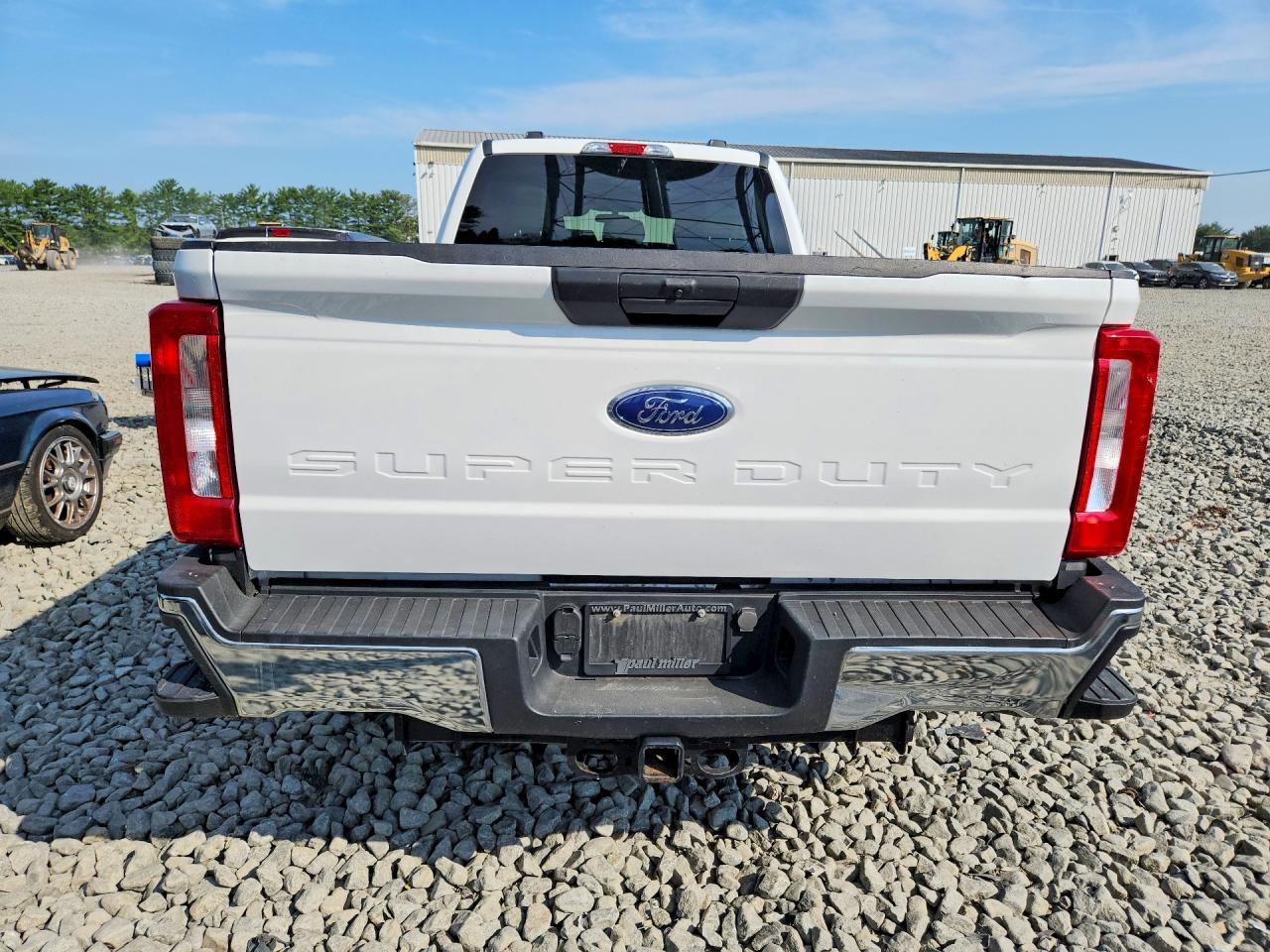 2024 Ford F250 Super Duty - Фото 6