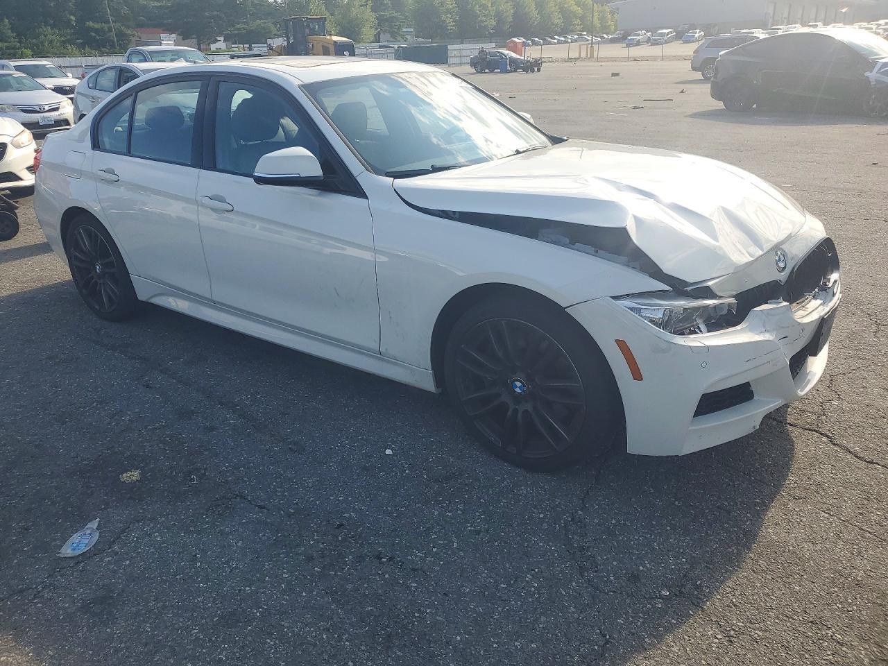 2014 BMW 335 Xi - Фото 4