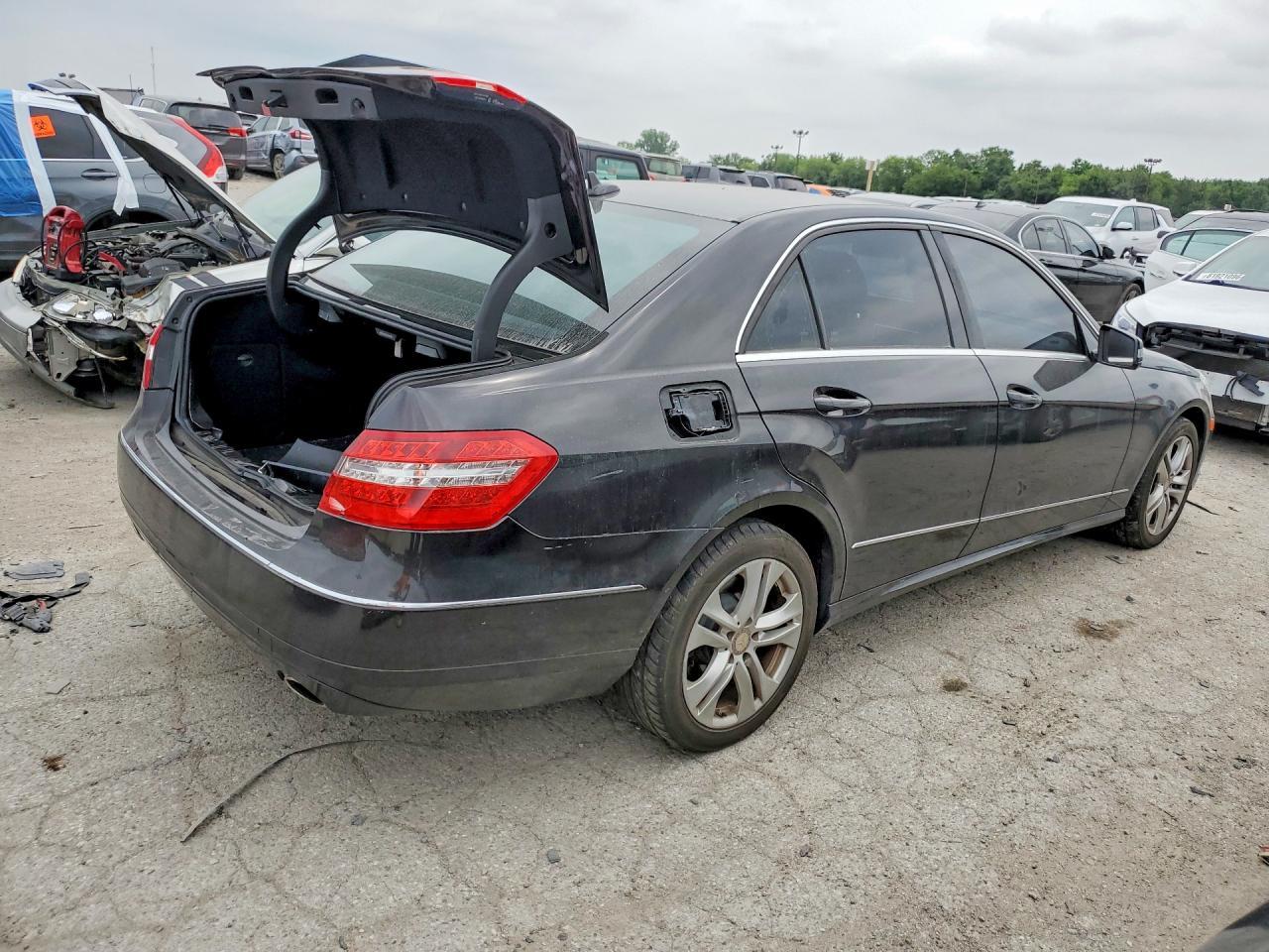 2011 Mercedes-Benz E 350 4Matic - Image 3