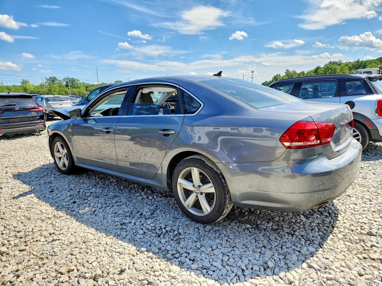2013 Volkswagen Passat Se - Фото 2