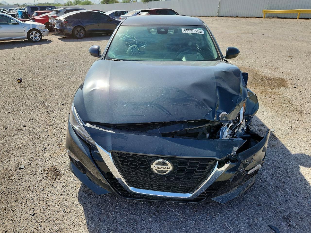 2021 Niss Altima - Image 5