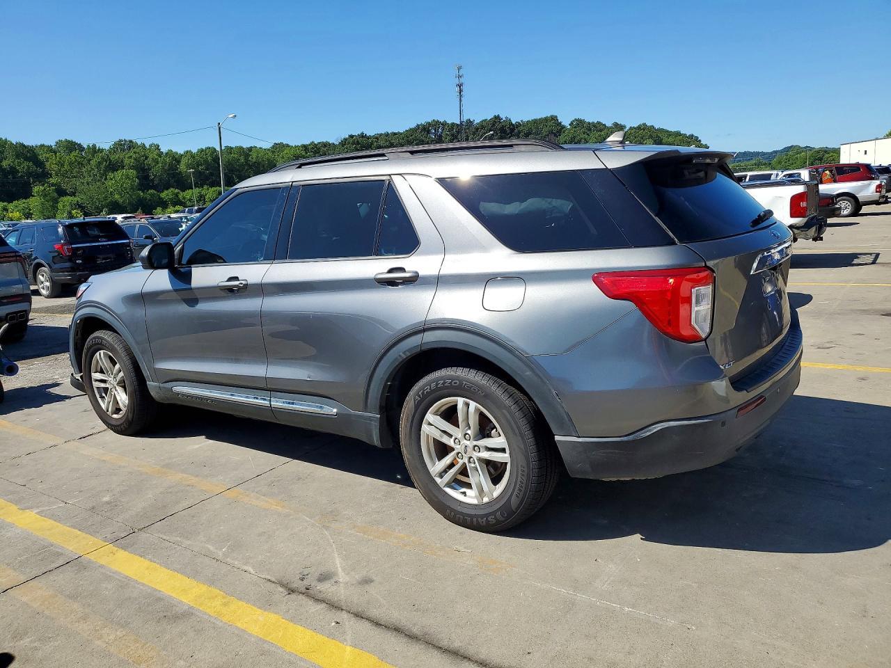 2022 Ford Explorer - Фото 2