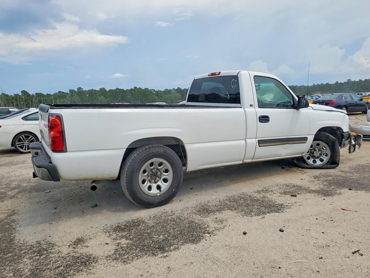 2006 Chevrolet Silverado C1500 - Image 3