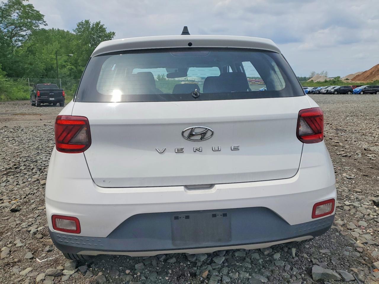 2021 Hyundai Venue Se - Image 6