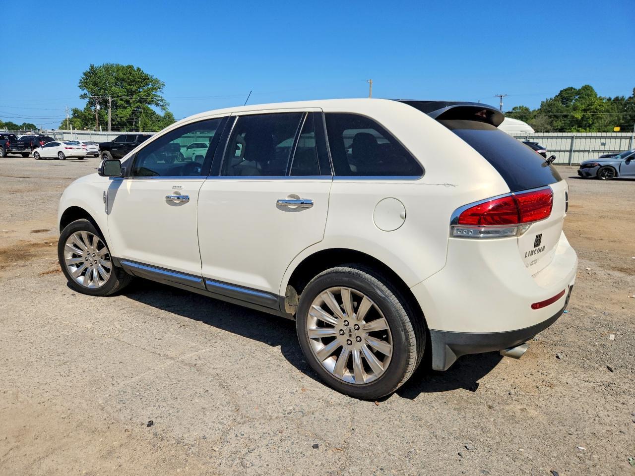 2012 Lincoln Mkx - Image 2