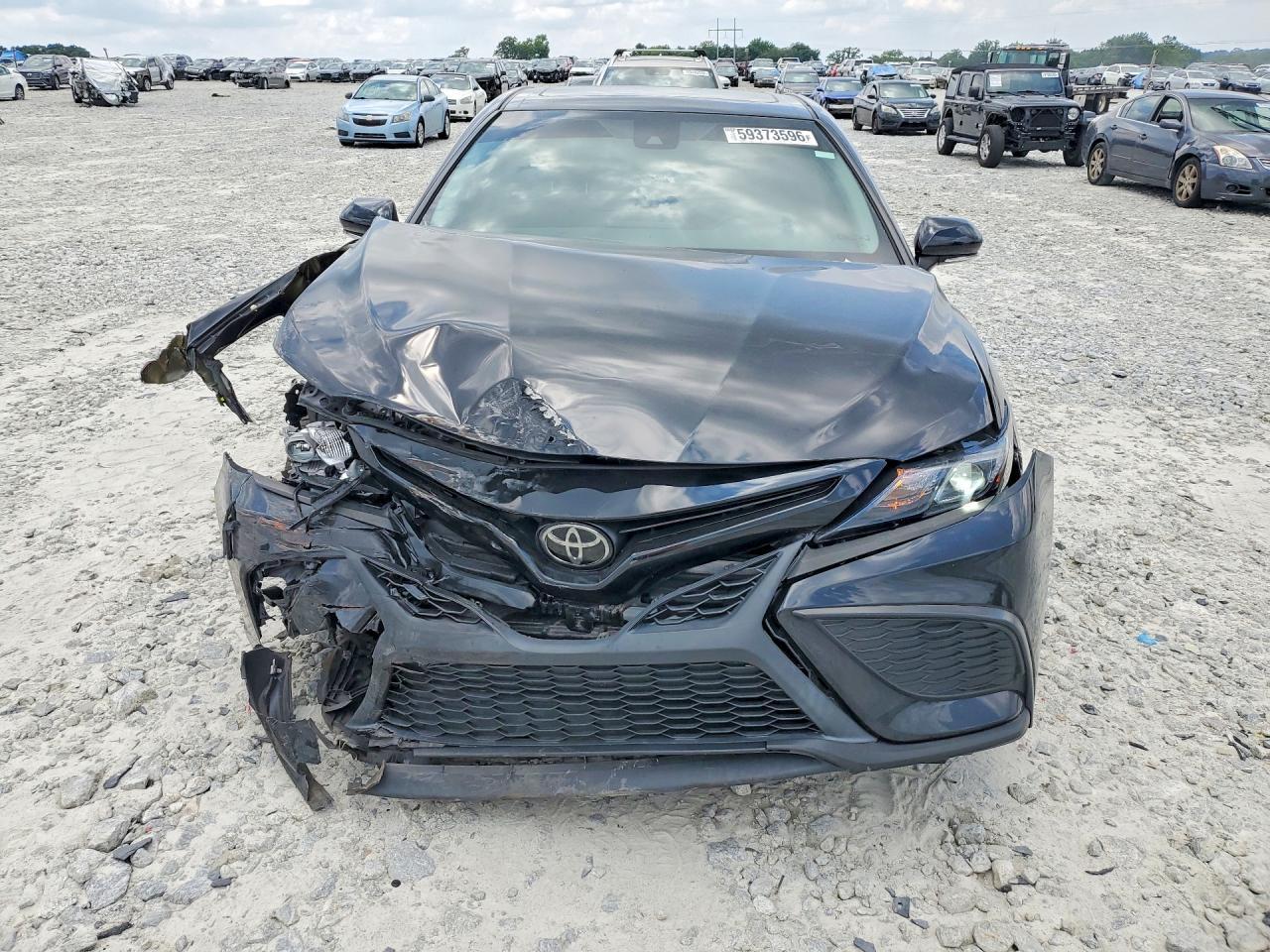 2022 Toyota Camry Se - Фото 5