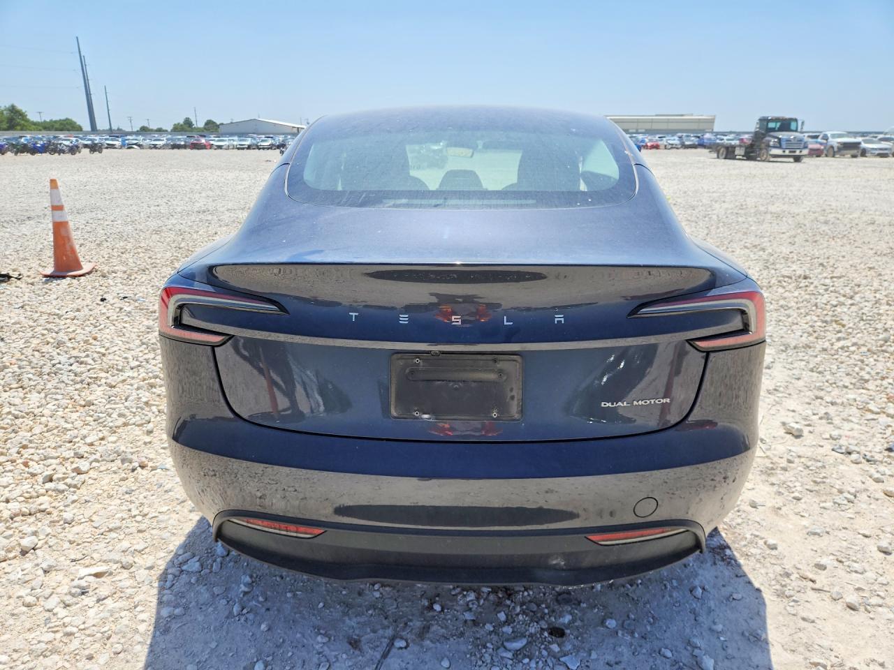 2025 Tesla Model 3 - Image 6