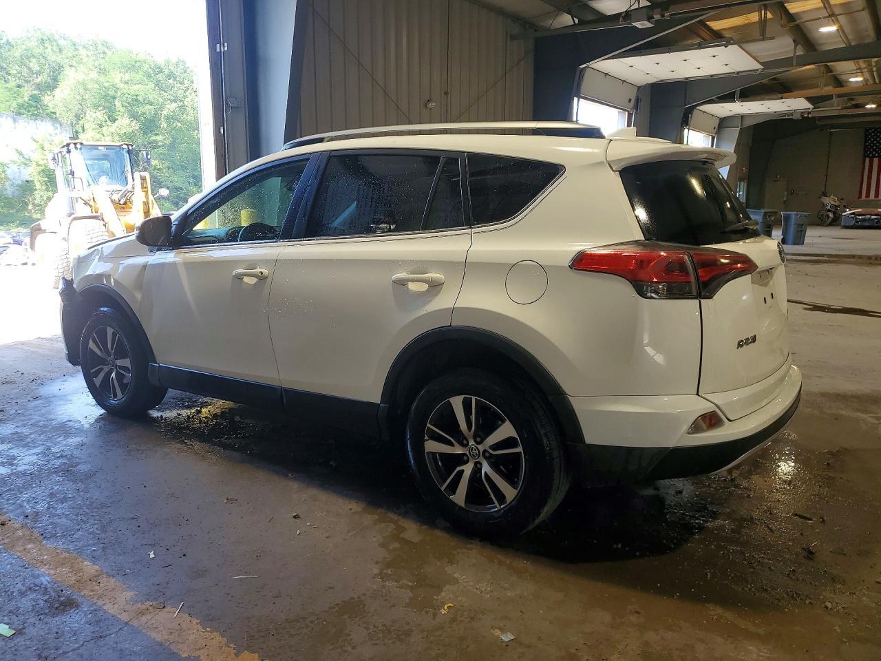 2017 Toyota Rav4 Xle - Фото 2