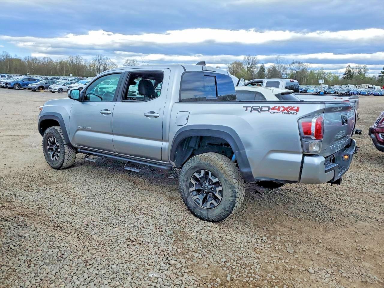 2022 Toyota Tacoma Double Cab - Image 2