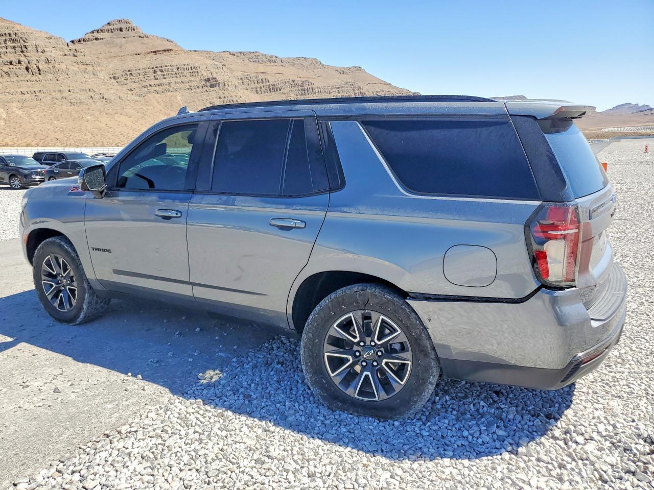 2021 Chevrolet Tahoe K1500 Z71 - Фото 2