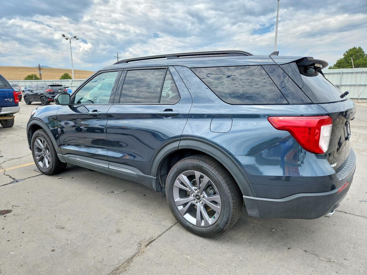 2022 Ford Explorer Xlt - Image 2