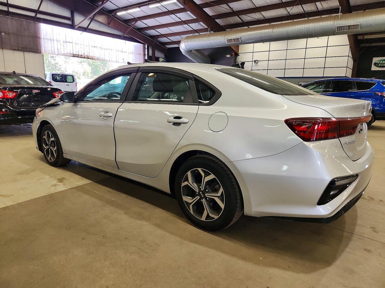 2019 Kia Forte Lxs - Image 2