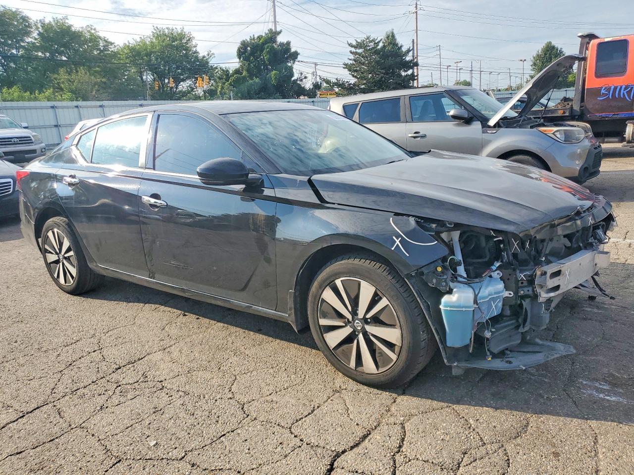2019 Nissan Altima Sl - Image 4