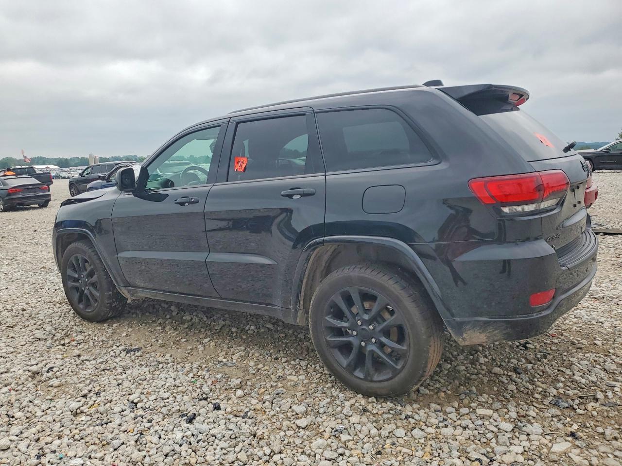 2022 Jeep Grand Cherokee Laredo E - Фото 2
