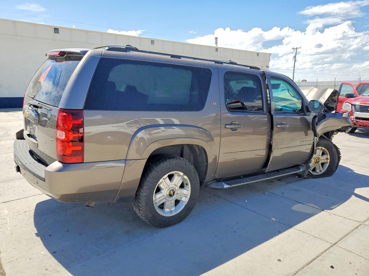 2013 Chevrolet Suburban K1500 Lt - Фото 3