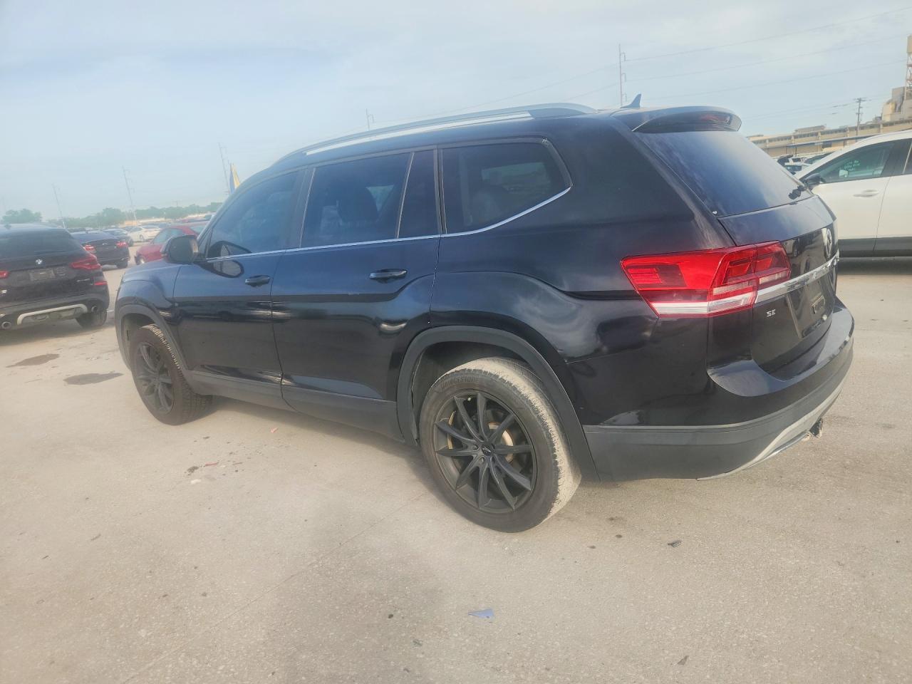 2018 Volkswagen Atlas Se - Image 2