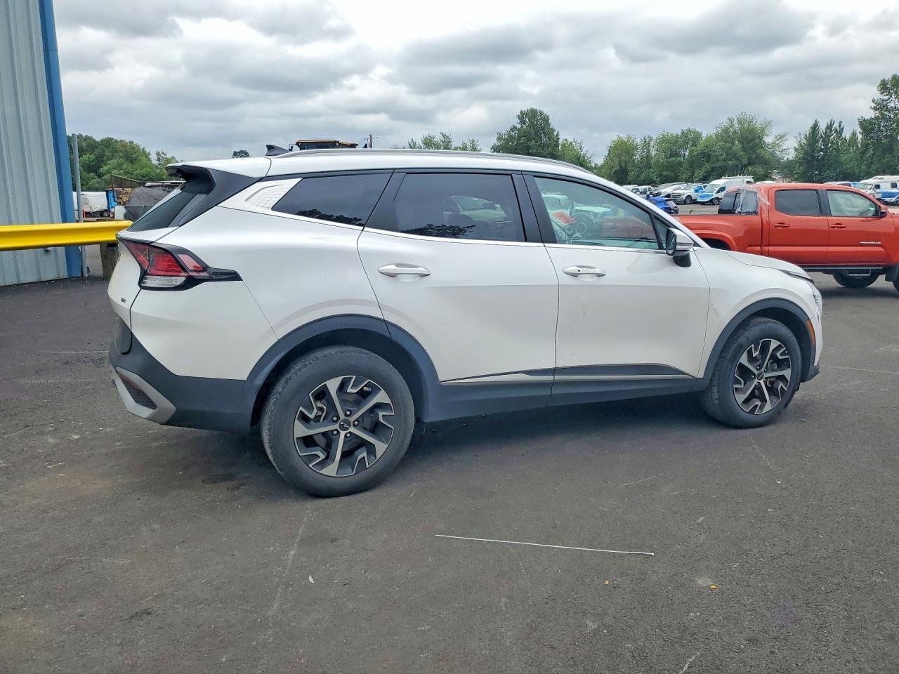 2023 Kia Sportage Ex - Image 3