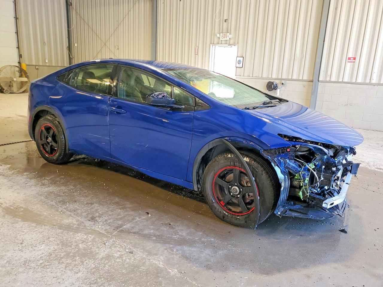 2023 Toyota Prius Le - Image 4