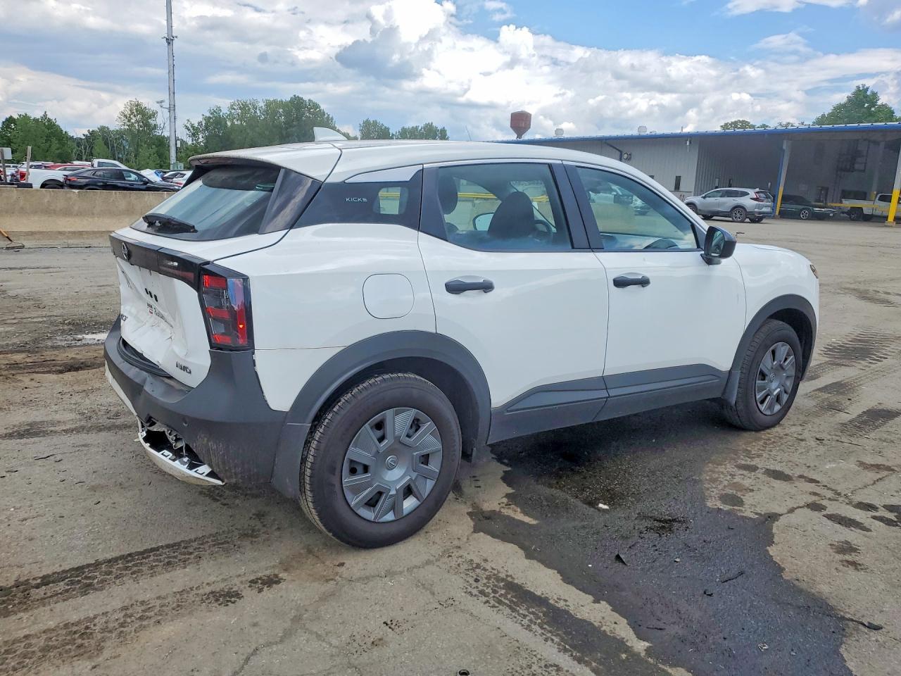 2025 Nissan Kicks S - Image 3