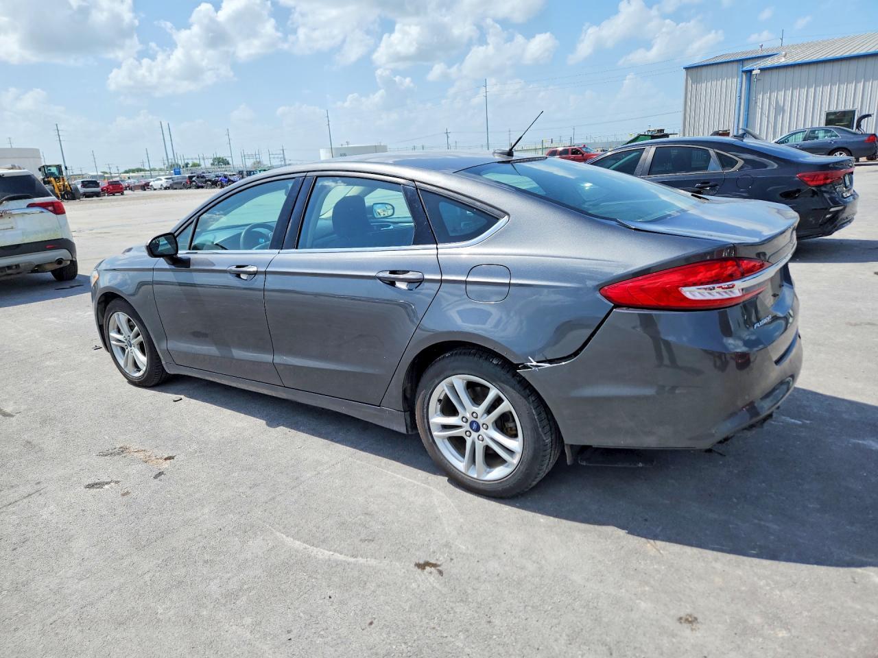 2018 Ford Fusion Se - Фото 2