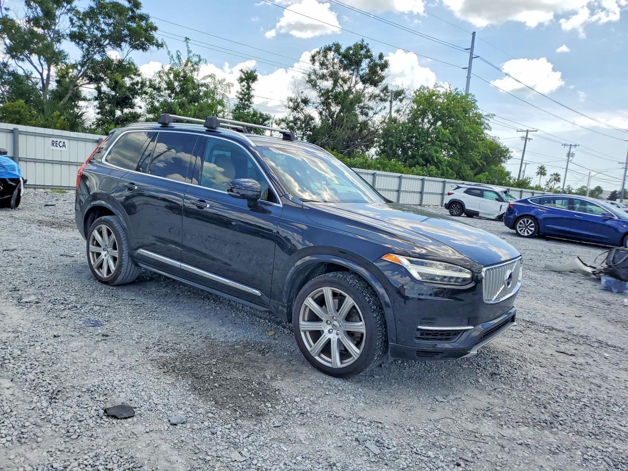 2017 Volvo Xc90 T8 - Image 4
