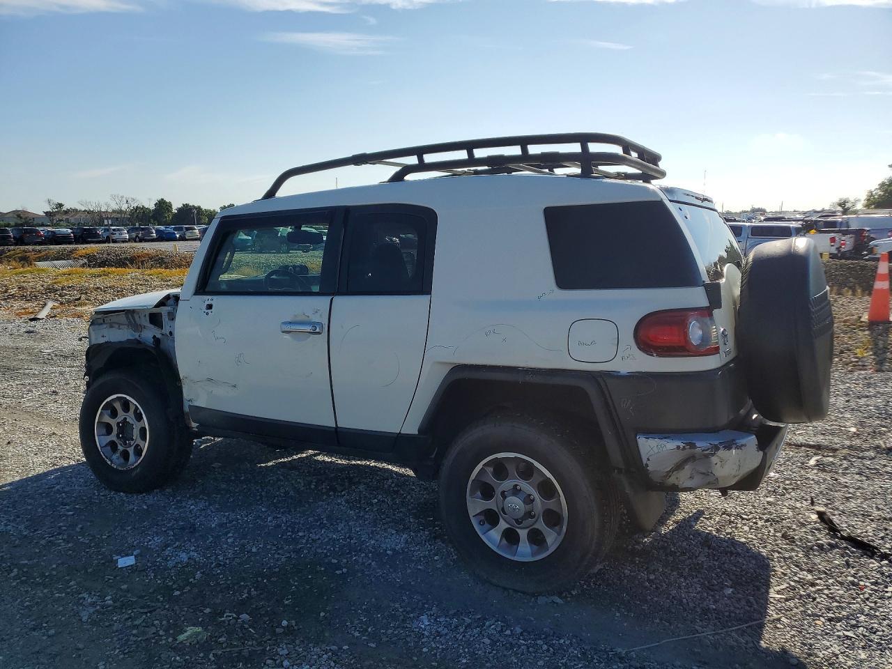 2013 Toyota Fj Cruiser Base - Фото 2