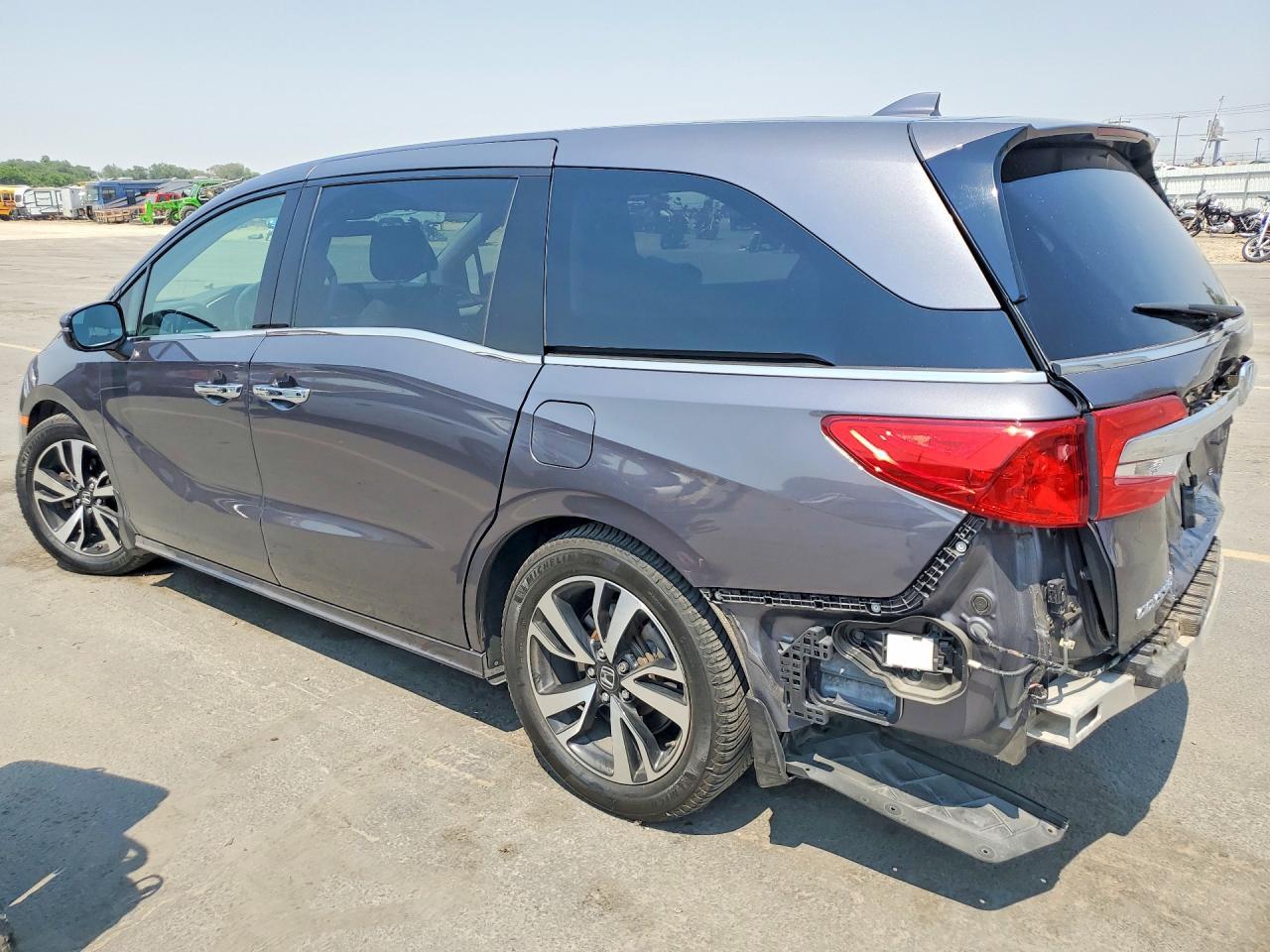 2019 Honda Odyssey - Image 2