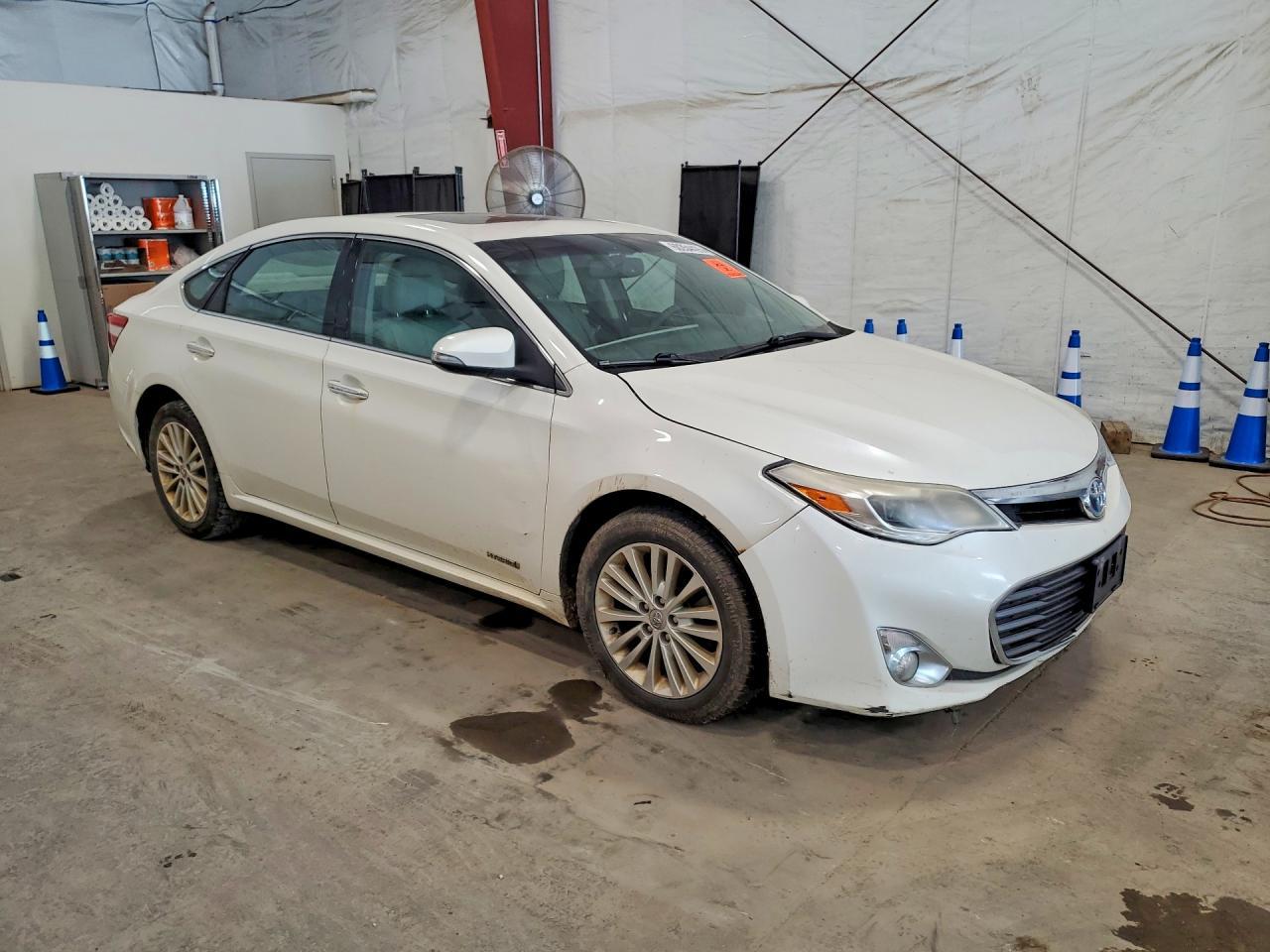 2013 Toyota Avalon Hybrid Xle Touring - Image 4