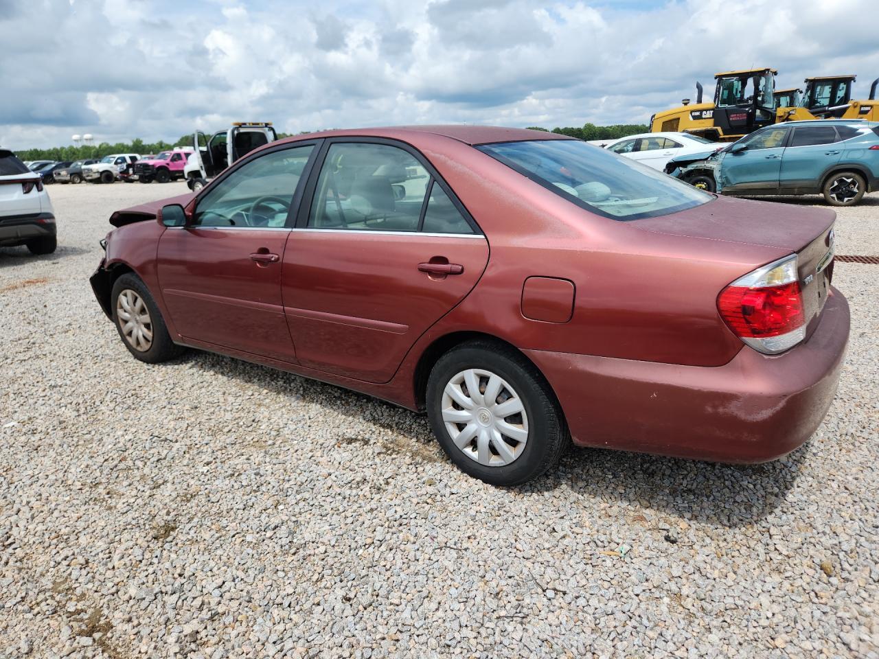 2005 Toyota Camry Le - Фото 2