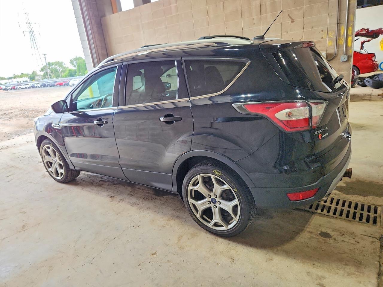 2017 Ford Escape Titanium - Фото 2