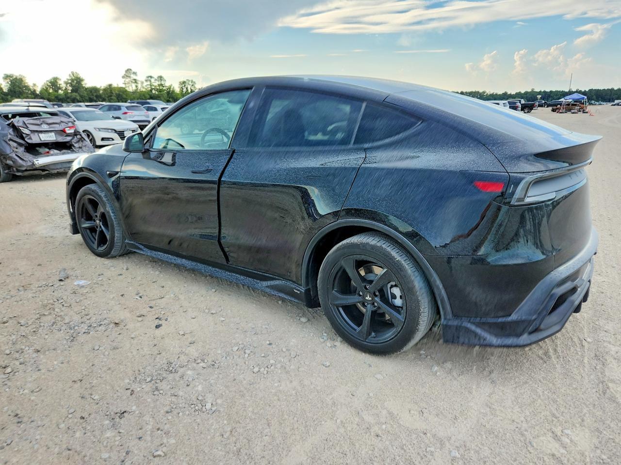 2026 Tesla Model Y - Image 2